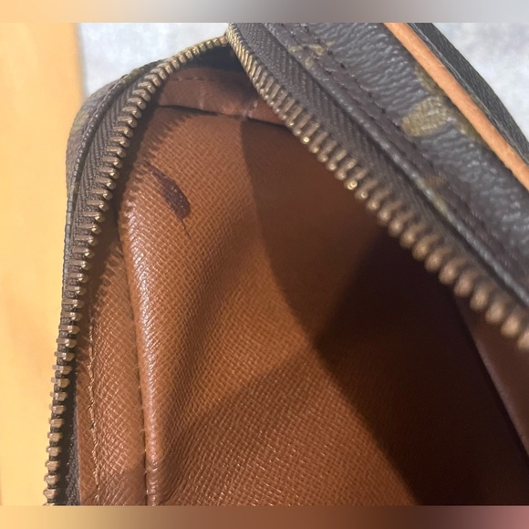 Authentic LOUIS VUITTON Marly Dragonne wristlet in Monogram PM - Picture 9 of 12